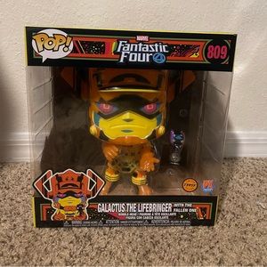 Galactus with Lifebringer (Chase)